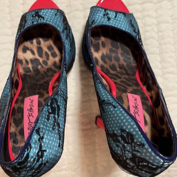 Betsey Johnson heels size 7 - Picture 1 of 5